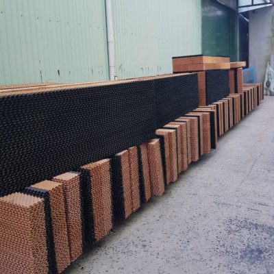 tấm làm mát chuồng trại cooling pad 