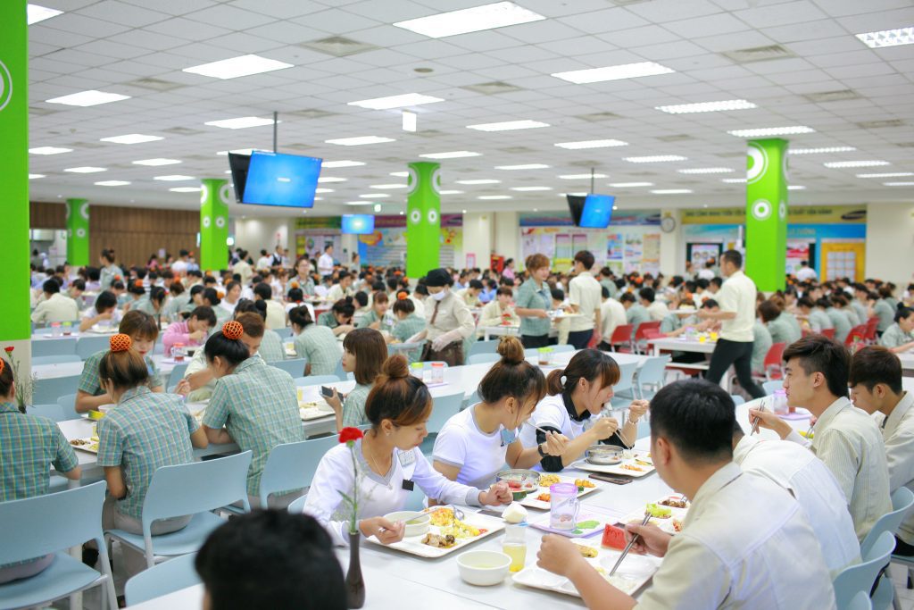 Tại Sao Nhà Hàng Cần Hệ Thống Làm Mát Chuyên Nghiệp?