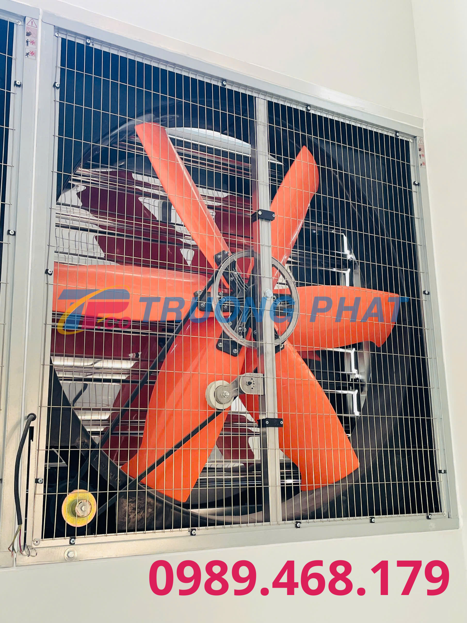 Quạt hút công nghiệp 1380x1380x400 tại nhà xưởng