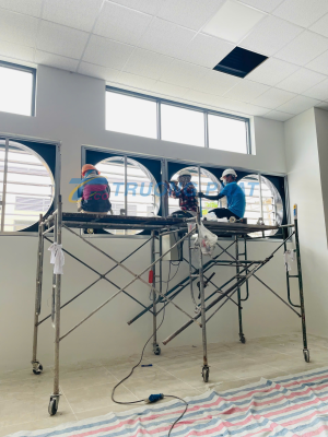 Đội ngũ lắp đặt quạt hút công nghiệp của Trường Phát